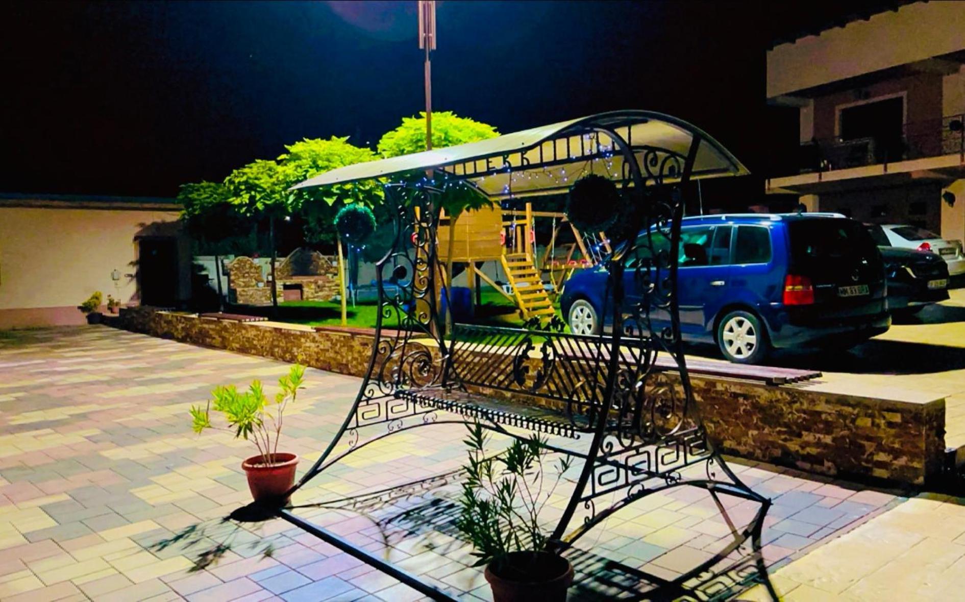 CălimăneştiCasa Erk住宿加早餐旅馆 外观 照片